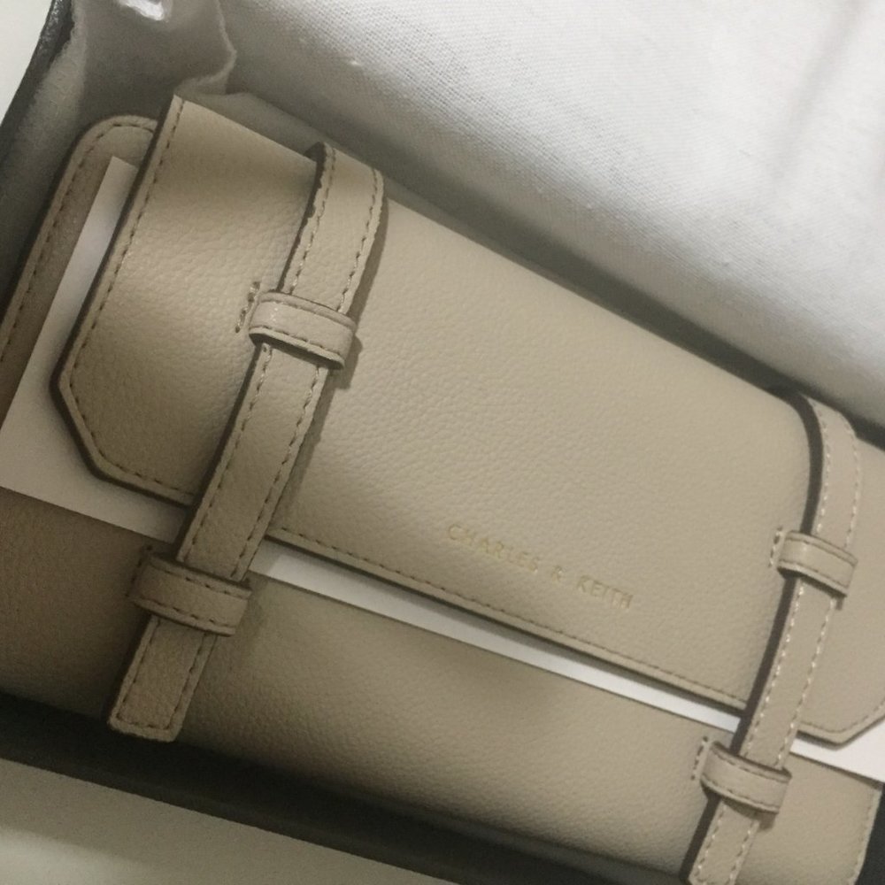 Charles & Keith long wallet (Ivory)